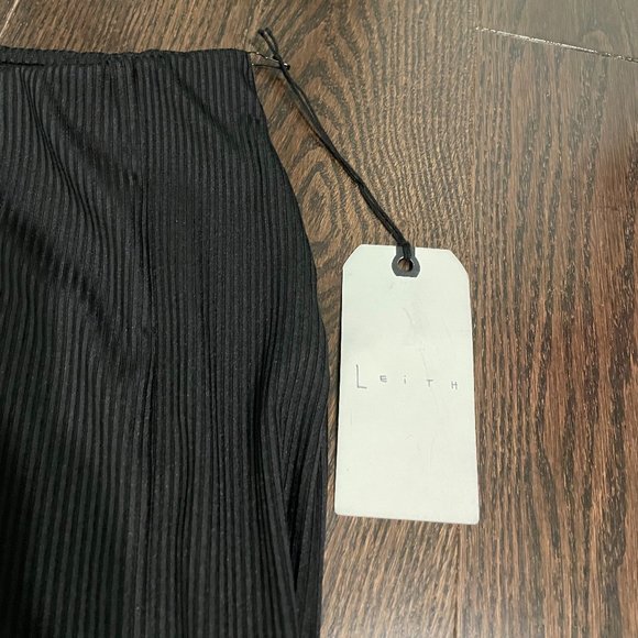 Leith Ribbed Side Slit Midi Skirt - Picture 9 of 11